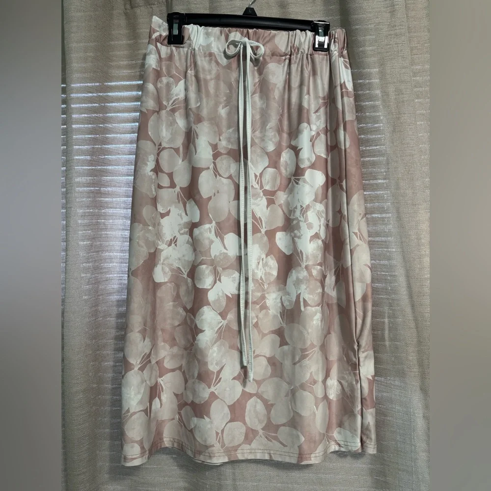 Rose Gold Floral Modest Athletic Swim Skirt - Picture 1 of 6